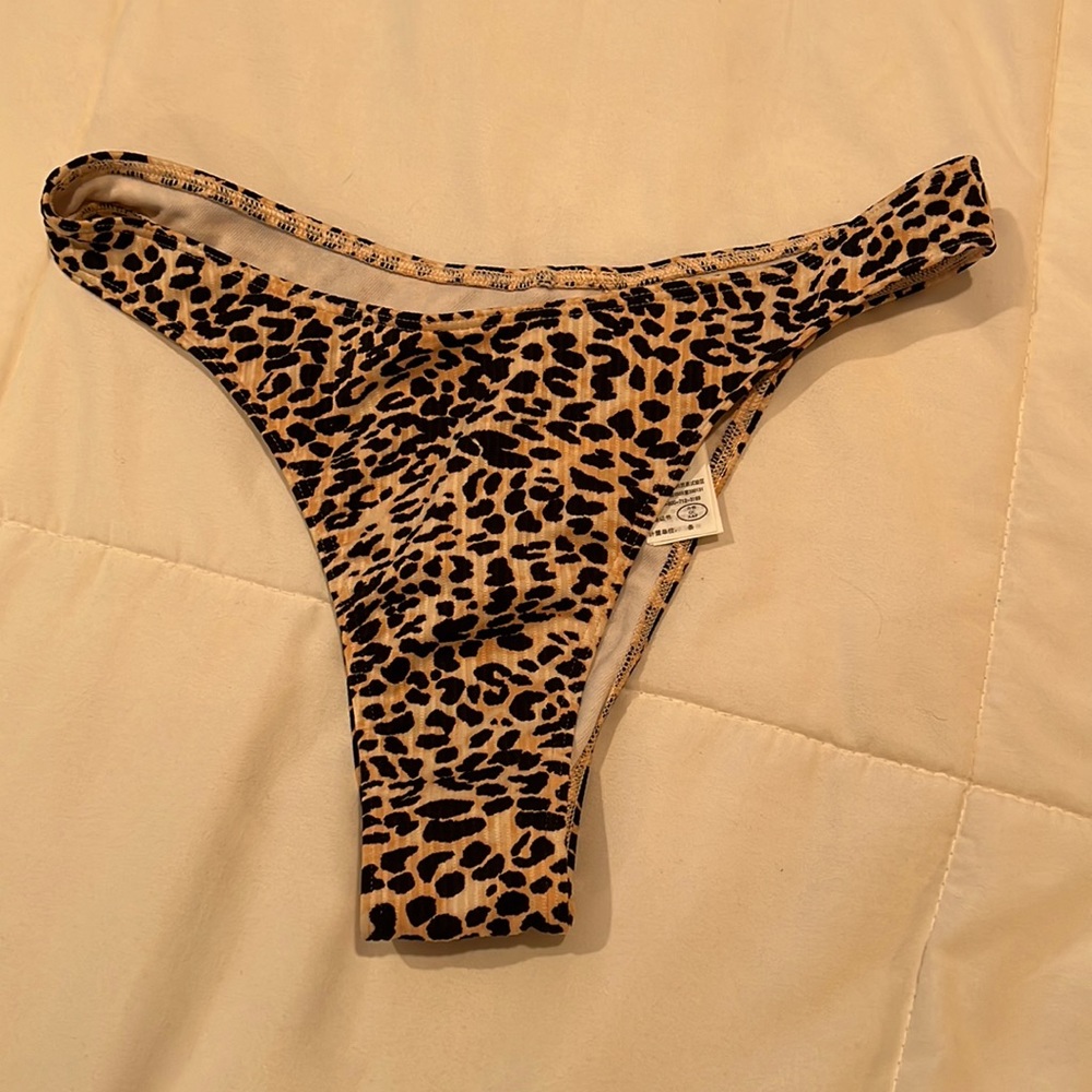 Hollister bikini bottom NWOT